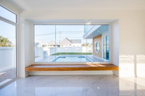 Villa in Hua Hin, Thailand 4 bedrooms № 120406 - photo 6