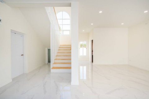 Villa in Hua Hin, Thailand 4 bedrooms № 120406 - photo 9