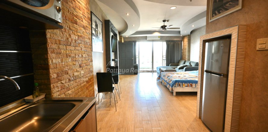 Studio dans le Condo à Bang Lamung, Thaïlande  № 205185