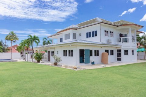 Дом в Хуа Хине, Таиланд с 5 спальнями  № 134496 - фото 2