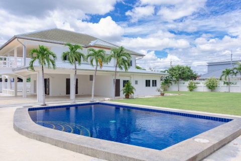 Дом в Хуа Хине, Таиланд с 5 спальнями  № 134496 - фото 1