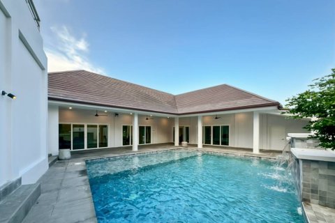 Villa in Hua Hin, Thailand 4 bedrooms № 172753