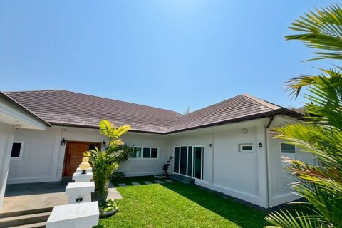 Villa in Hua Hin, Thailand 4 bedrooms № 172753 - photo 4