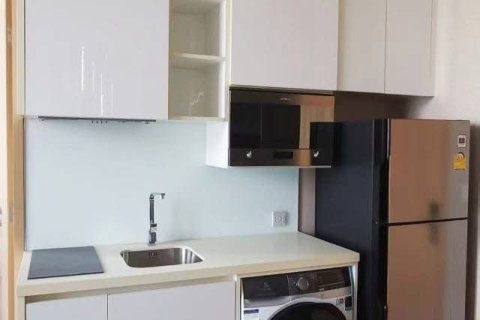 Studio in the Condo in Watthana, Bangkok, Thailand  № 161739 - photo 5