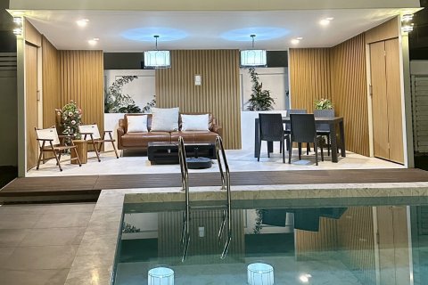 House in Hang Dong, Thailand 5 bedrooms № 161738 - photo 4