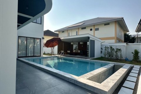 House in Hang Dong, Thailand 5 bedrooms № 161738
