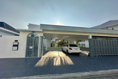 House in Hang Dong, Thailand 5 bedrooms № 161738 - photo 3