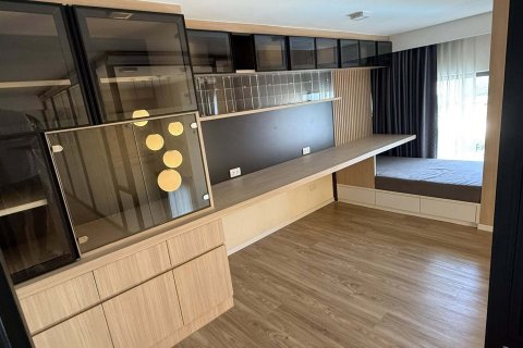 Condo in Khlong Toei, Bangkok, Thailand, 2 bedrooms  № 164361 - photo 17