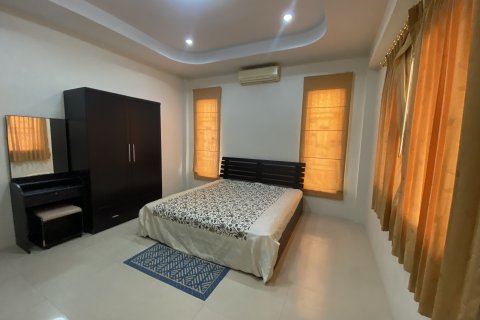 Дом в Паттайе, Таиланд с 3 спальнями  № 157333 - фото 2