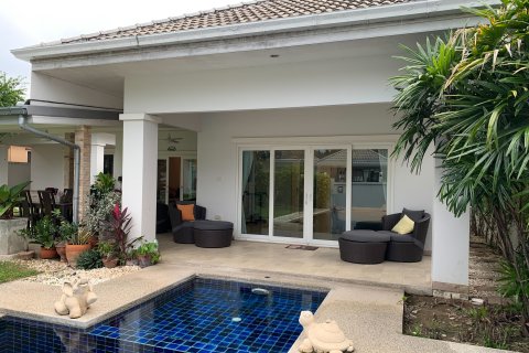 Villa in Hua Hin, Thailand 4 bedrooms № 157328 - photo 2