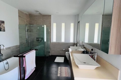 Villa in Phuket, Thailand 6 bedrooms № 157334 - photo 23