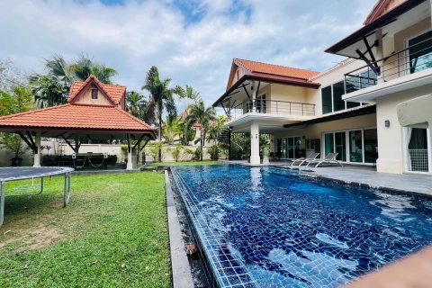 Villa in Phuket, Thailand 6 bedrooms № 157334 - photo 9