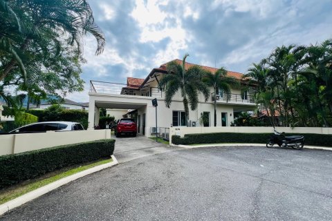 Villa in Phuket, Thailand 6 bedrooms № 157334 - photo 16