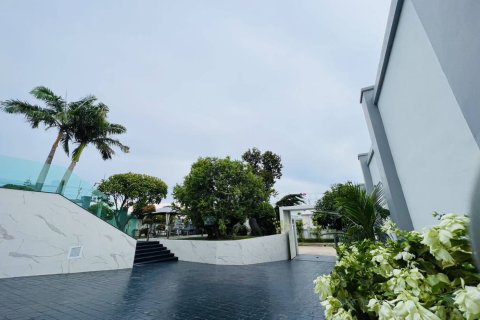 Вилла в Паттайе, Таиланд с 10 спальнями  № 151289 - фото 5