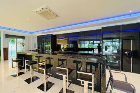 Вилла в Паттайе, Таиланд с 10 спальнями  № 151289 - фото 11