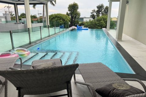 Вилла в Паттайе, Таиланд с 10 спальнями  № 151289 - фото 2