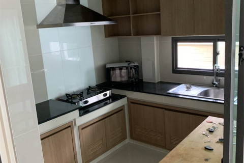 House in Bangkok, Thailand 4 bedrooms № 189000