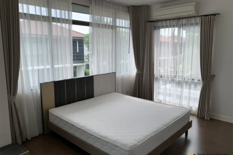 House in Bangkok, Thailand 4 bedrooms № 189000
