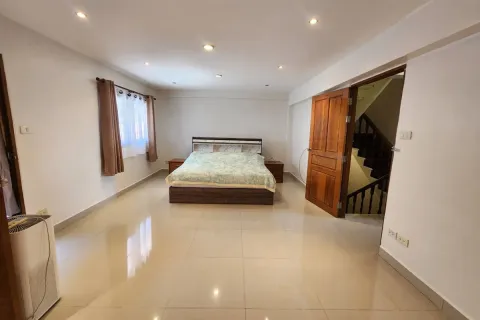 Reihenhaus in Pattaya, Thailand 4 Schlafzimmer № 220721 - Foto 9