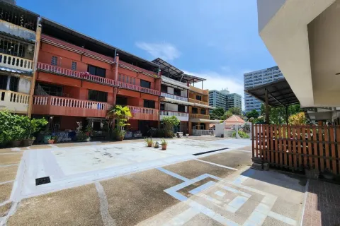 Reihenhaus in Pattaya, Thailand 4 Schlafzimmer № 220721 - Foto 26
