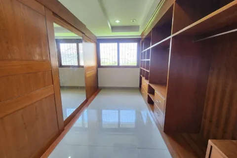 Reihenhaus in Pattaya, Thailand 4 Schlafzimmer № 220721 - Foto 12