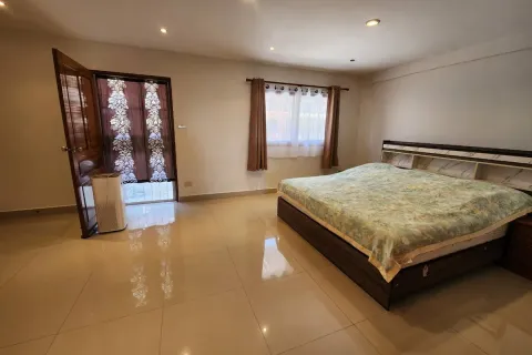Reihenhaus in Pattaya, Thailand 4 Schlafzimmer № 220721 - Foto 10