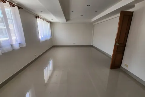Reihenhaus in Pattaya, Thailand 4 Schlafzimmer № 220721 - Foto 17