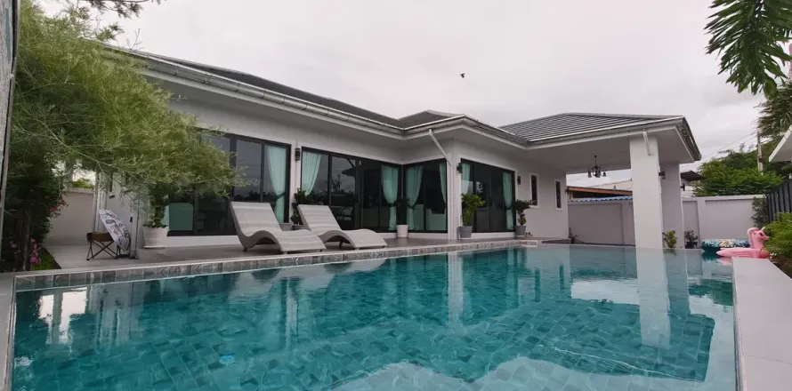 Haus in Pattaya, Thailand 4 Schlafzimmer № 220725