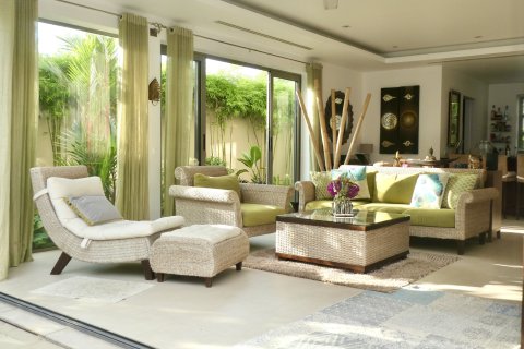 Villa in Phuket, Thailand 2 bedrooms № 160213 - photo 2