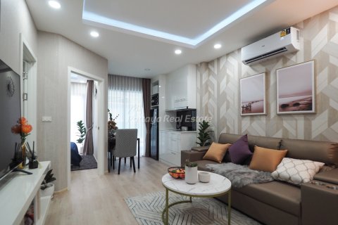 Condo in Pattaya, Thailand, 1 bedroom № 205121 - photo 2
