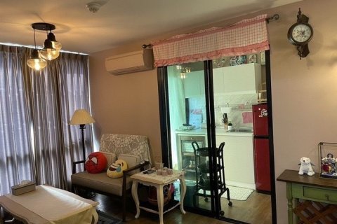 Condo in Min Buri, Bangkok, Thailand, 2 bedrooms № 154823 - photo 15