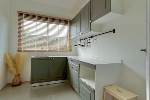 House in Khlong Luang, Thailand 4 bedrooms № 167383 - photo 12