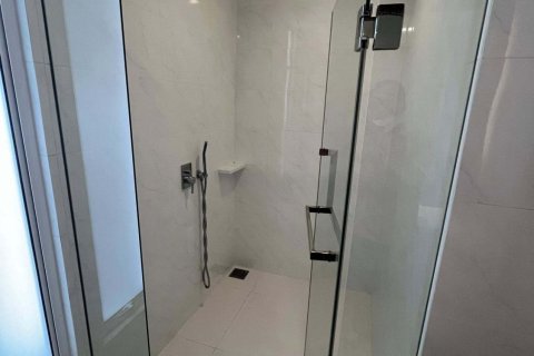 Condo à Bang Rak, Bangkok, Thaïlande, 2 chambres  № 167385 - photo 9