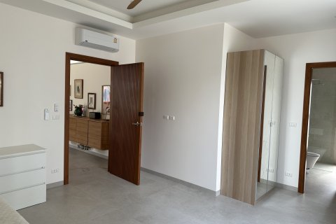Villa in Phuket, Thailand 5 bedrooms № 167382 - photo 15