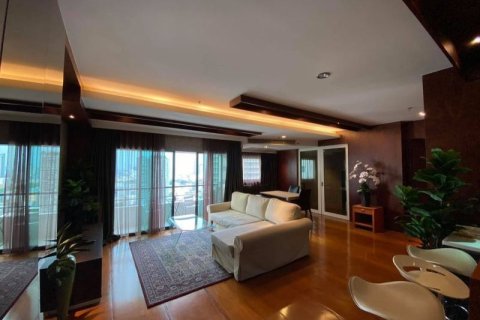 Studio dans le Condo à Sathon, Bangkok, Thaïlande  № 156244 - photo 1