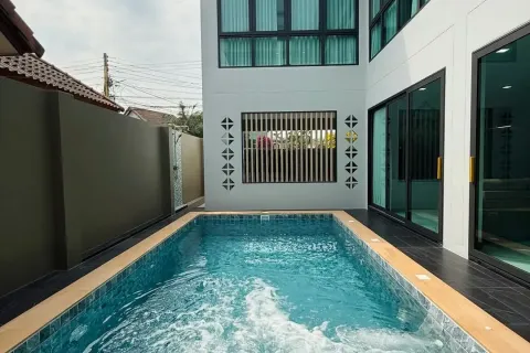 Вилла в Паттайе, Таиланд с 3 спальнями  № 172196 - фото 2