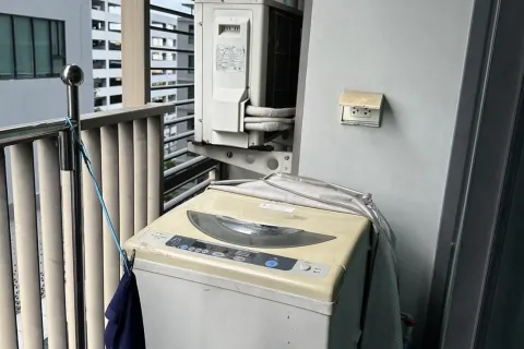 Studio dans le Condo à Khlong Toei, Bangkok, Thaïlande  № 172195 - photo 5