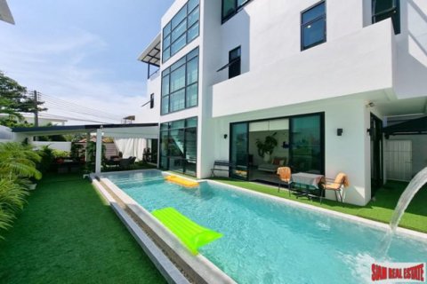 Villa in Rawai, Thailand 3 bedrooms № 202537