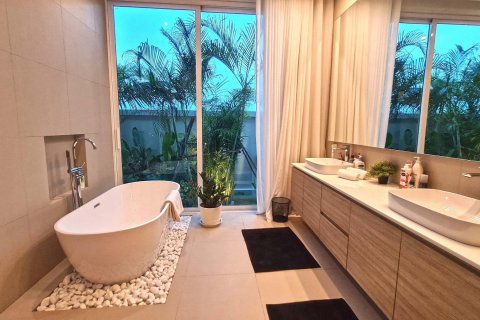 Вилла в Хуа Хине, Таиланд с 4 спальнями  № 169798 - фото 2