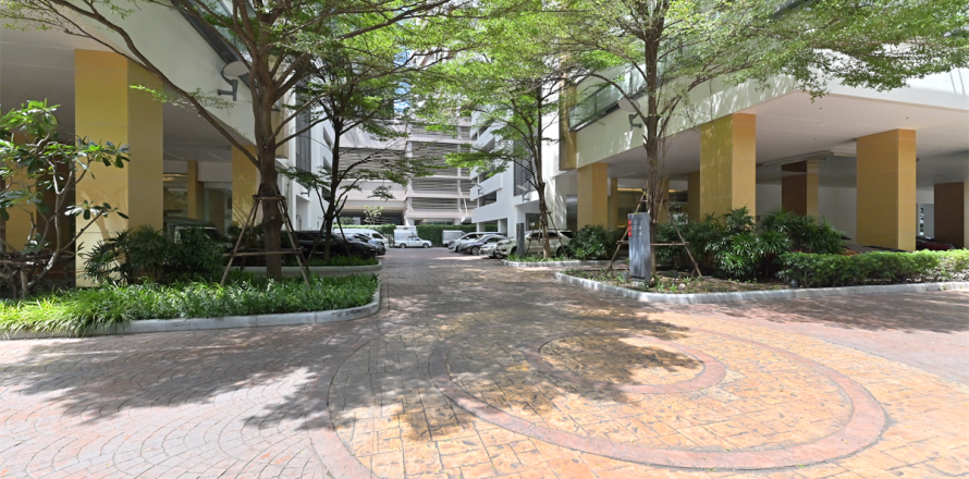 Condominio de 3 dormitorios en Bangkok, Tailandia № 190015