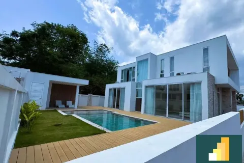 Maison à Pattaya, Thaïlande 5 chambres № 211129