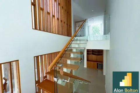 Casa de 5 dormitorios en Pattaya, Tailandia № 211129 - foto 13