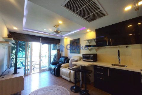 Condo in Pattaya, Thailand, 1 bedroom  № 195848 - photo 4