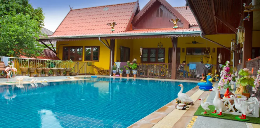House in Nakhon Pathom, Thailand 5 bedrooms № 148821