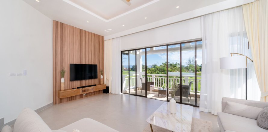 Condo in Phuket, Thailand, 2 bedrooms  № 159071