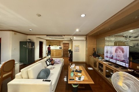 Condo in Bang Na, Bangkok, Thailand, 2 bedrooms  № 160542 - photo 3