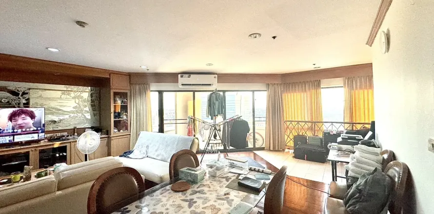 Condo in Bang Na, Bangkok, Thailand, 2 bedrooms  № 160542