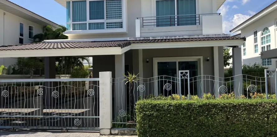 House in Phuket, Thailand 3 bedrooms № 160537