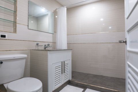 Condo in Khlong Toei, Bangkok, Thailand, 3 bedrooms  № 160541 - photo 3