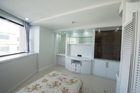 Condo in Khlong Toei, Bangkok, Thailand, 3 bedrooms  № 160541 - photo 6